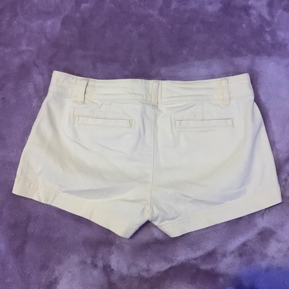 Abercrombie Pastel Yellow short shorts in a size 12 girls - Picture 2 of 3